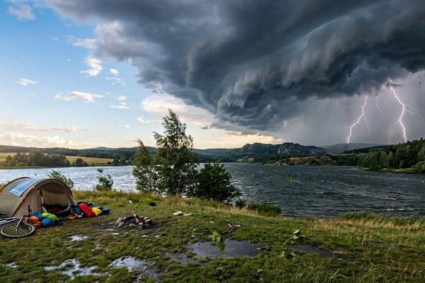 Gdzie będą burze 29 sierpnia? Alerty IMGW na ostatni weekend wakacji
