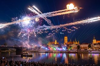 Copernicus Airshow Toruń: jak dojechać i gdzie zaparkować? Wieczorem centrum działa inaczej